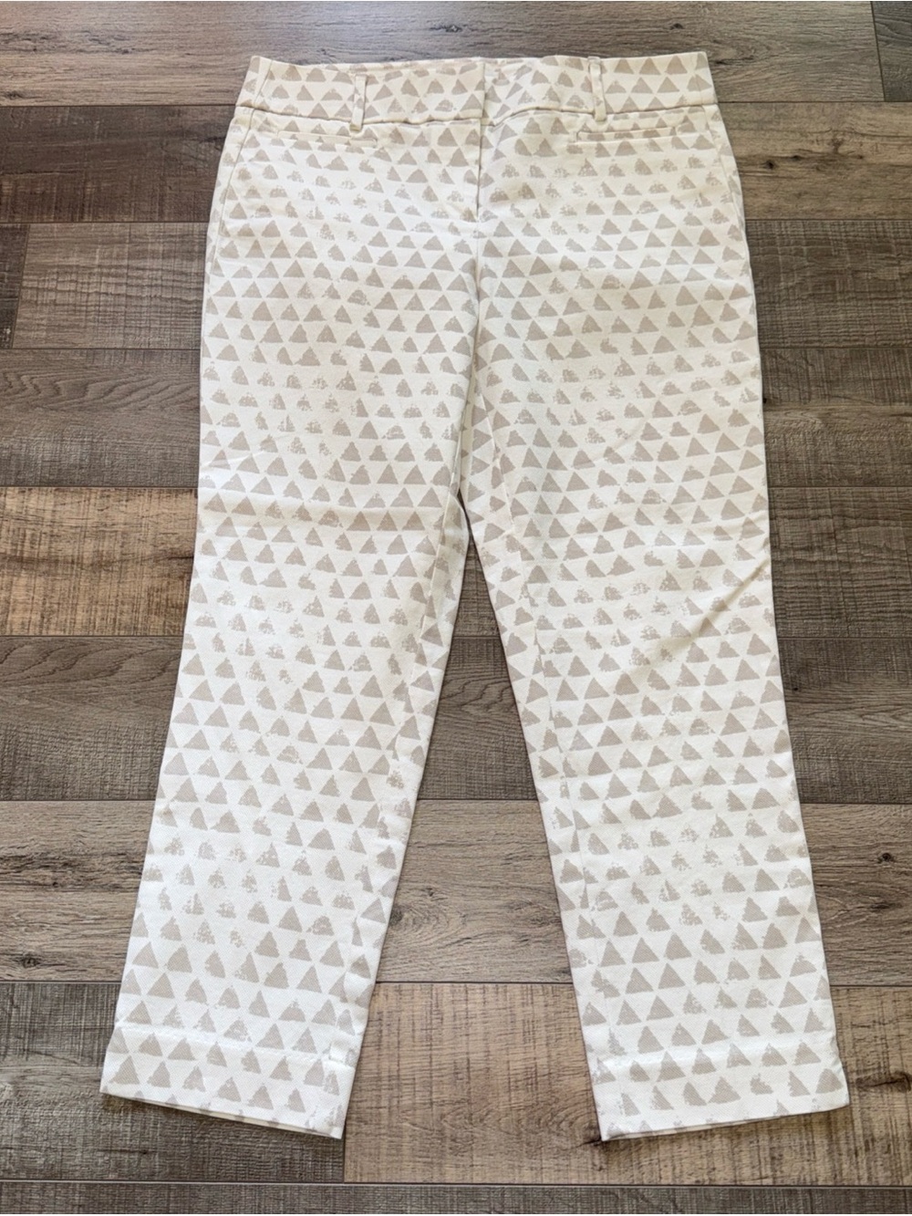 LOFT marisa fit cream Cropped Pants with Taupe Triangle Pattern size 6 NWT